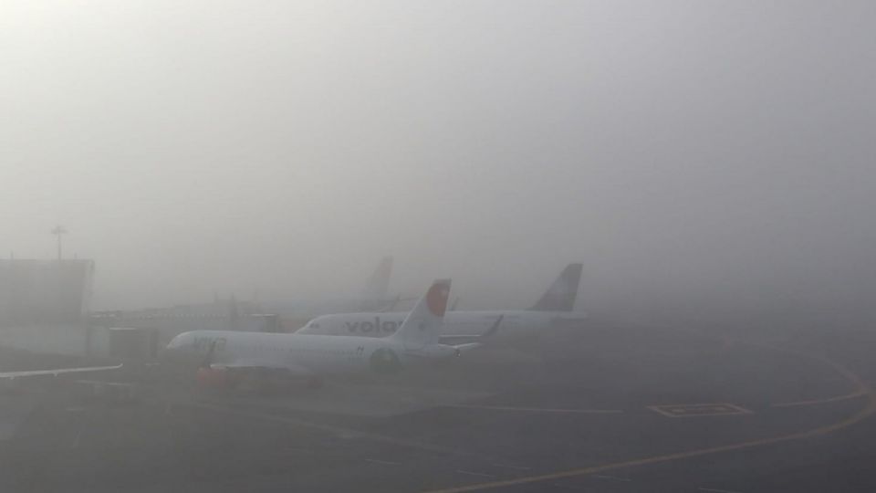 Aeropuerto de Monterrey desvía vuelos por neblina.