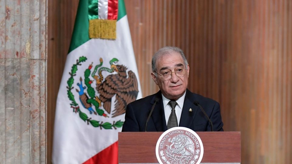 El ministro Alberto Pérez Dayán acudió a la ceremonia del 107 aniversario de la Constitución en representación del Poder Judicial