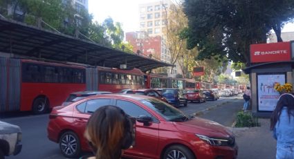 Suspeden servicio del Metrobús por manifestación en Reforma e Insurgentes