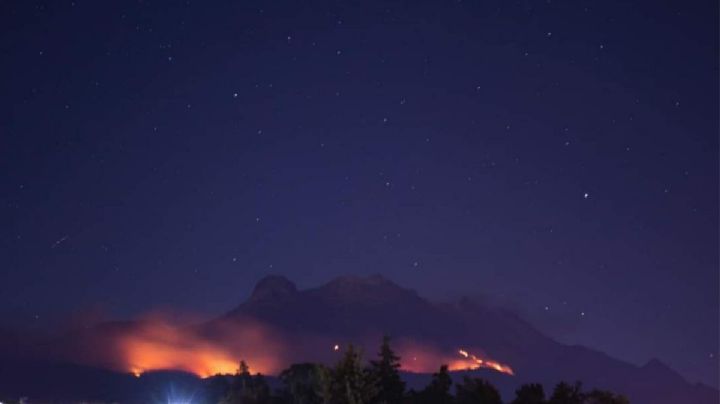 Tres personas provocan un fuerte incendio en el Parque Nacional Izta-Popo