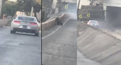 Choca su Camaro en Malecón del Río varias veces; raya su auto y sale llanta volando