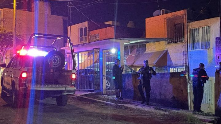 Disparan contra vivienda de pastor en Acayucan; delincuentes balean otra fachada