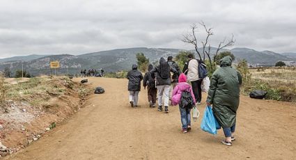 Juez federal ordena a la cancillería reubicar a familias migrantes tras desalojarlos de albergue
