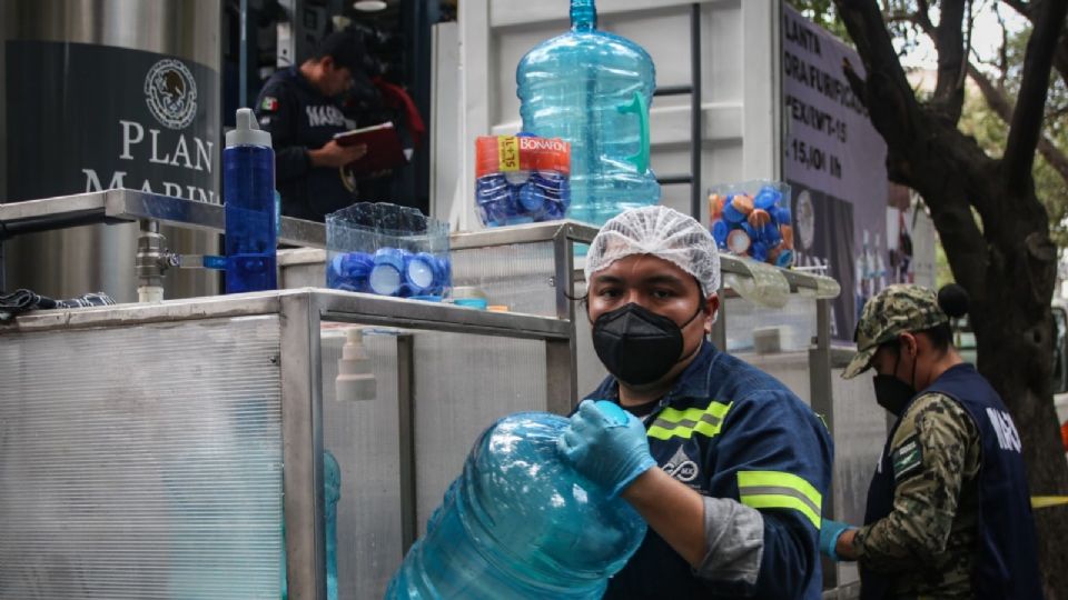 Autoridades buscan brindar agua potable a vecinos afectados en la Benito Juárez