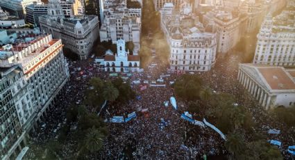 Argentina: Estudiantes y académicos marchan contra recortes de Milei a las universidades