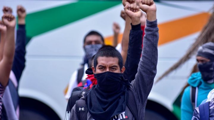 Caso Ayotzinapa: Anuncian nueva jornada de movilizaciones en CDMX y plantón en el Zócalo