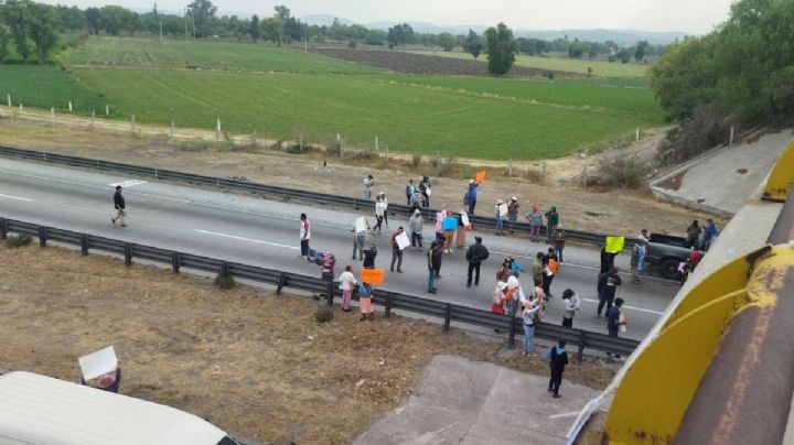 Seguidores de Armando Mera bloquean carreteras en Pachuca y Arco Norte