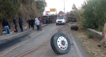 Autobús con peregrinos vuelca en Malinalco; hay 14 muertos y 31 heridos