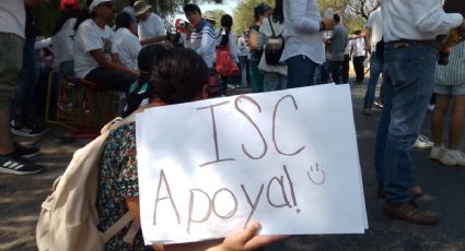 Estudiantes del Tecnológico de Cuautitlán Izcalli bloquean la México-Querétaro