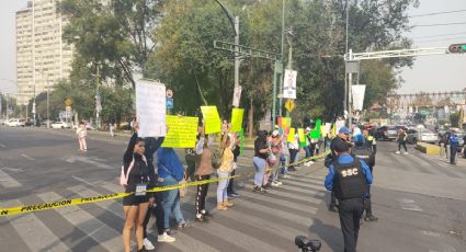 Protestas por falta de medicamentos colapsan Paseo de la Reforma