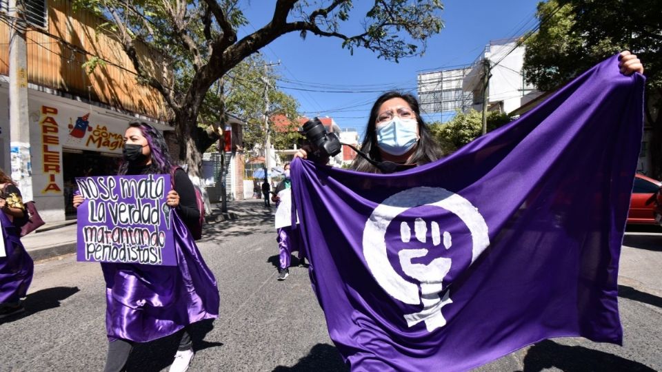 Periodistas poblanas víctimas de agresiones por policías municipales de Izúcar de Matamoros