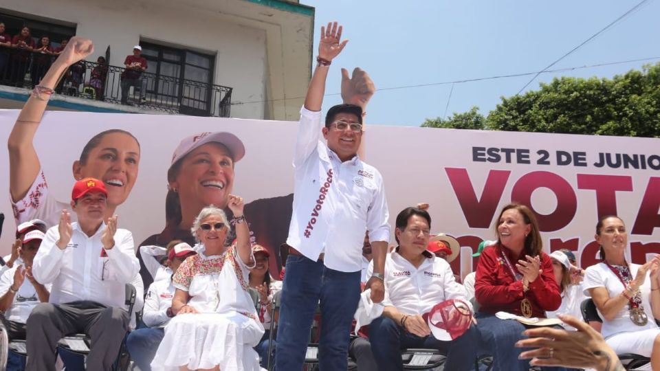 En mitin de campaña de Claudia Sheinbaum, candidata presidencial de Morena, junto a Rocío Nahle y Mario Delgado.