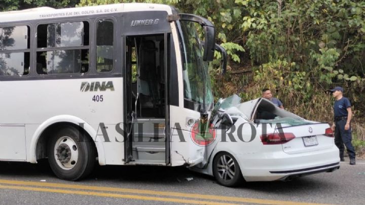 En Gutiérrez Zamora, muere conductor tras chocar contra autobús