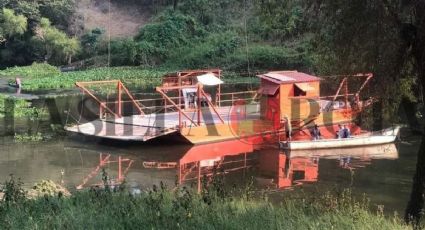 Lancha "El Chalán" se queda atorada por falta de agua en el río Tempoal