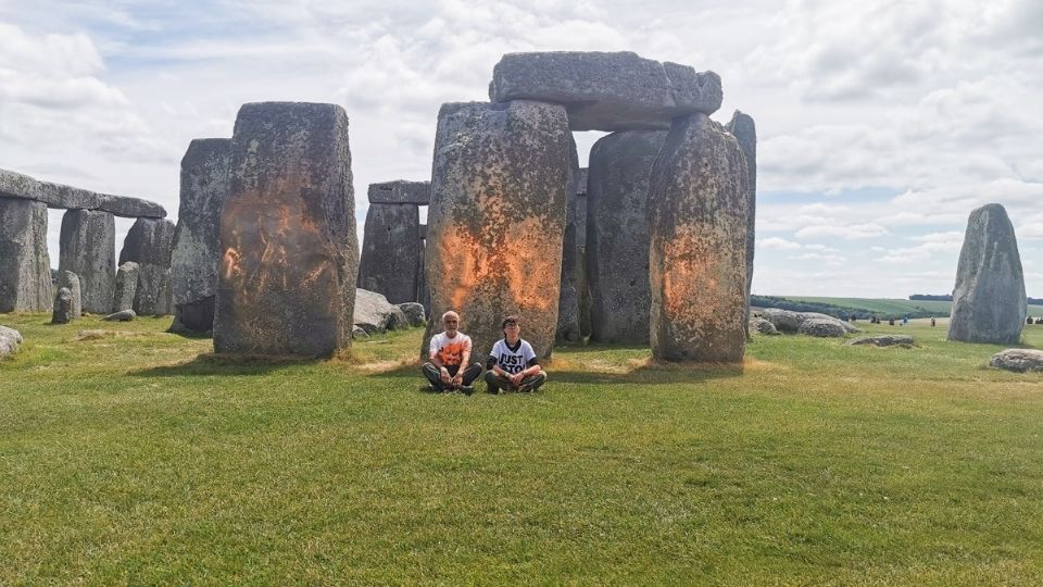 Los activistas que pintaron el emblemático  monumento de Stonehenge pertenecen al grupo ecologista  Just Stop Oil