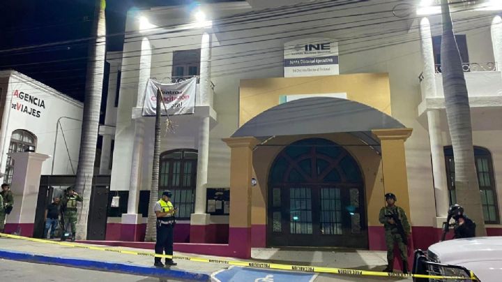 Dejan objeto y explota frente a las instalaciones del INE en Acámbaro