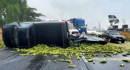 Accidente en la carretera Toluca-Atlacomulco: Hubo caos vial y rapiña