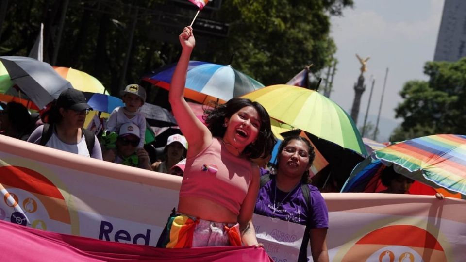 Lesbianas reivindican la diversidad sexual en la cuarta Marcha Lencha