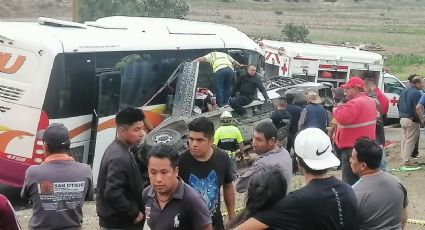 Cierran carretera Tehuacán - Mendoza, por accidente de camión AU: 3 muertos