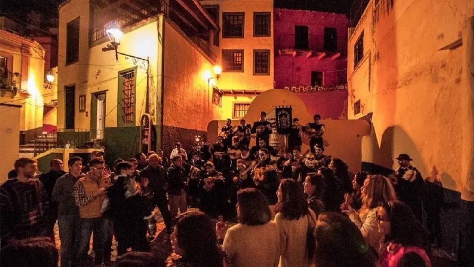 El Soltero Fest en Guanajuato capital, un evento que se conmemora cada año, este 2024 tendrá una duración de 3 días, es decir, del 18 al domingo 21 de julio y promete ser una experiencia única donde la posibilidad de encontrar el amor a quienes no tengan pareja.