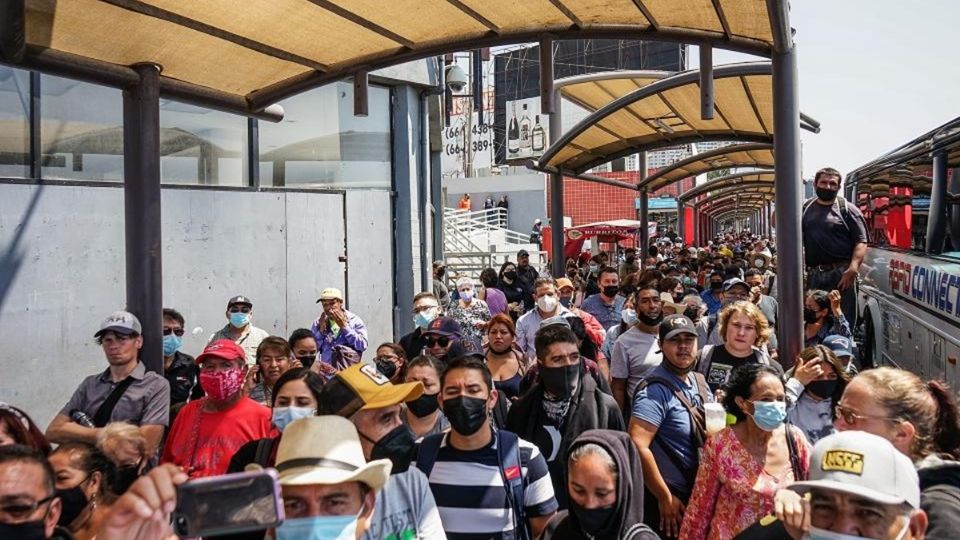 Fallo informático de Microsoft y Crowdstrike crea caos en la frontera de México-EU