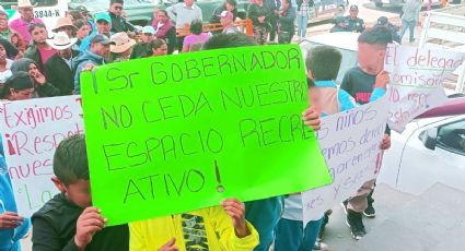 Con violencia buscan quitar campo de futbol a primaria de Hidalgo; exigen ayuda del gobierno