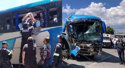 Autopista México-Pachuca: Choque de autobuses deja 20 heridos; conductor huye