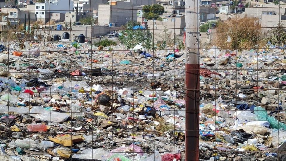 Habitantes de Chimalhuacán temen que un talud de basura termine con su patrimonio

