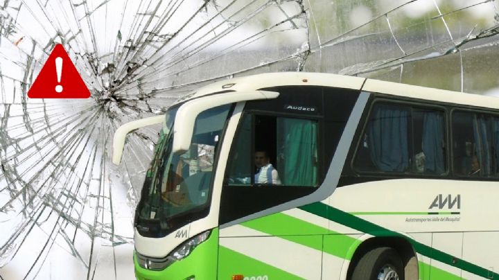 Pasajeros lesionados por romperse los vidrios del autobús donde viajaban; así este accidente en Hidalgo