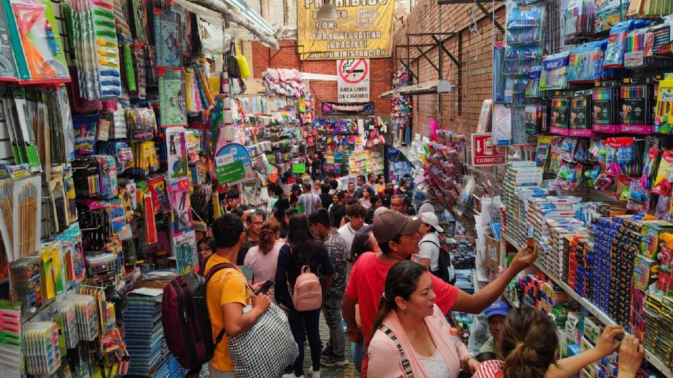 Se espera un aumento en las ventas de papelerías para agosto, por el regreso a clases.