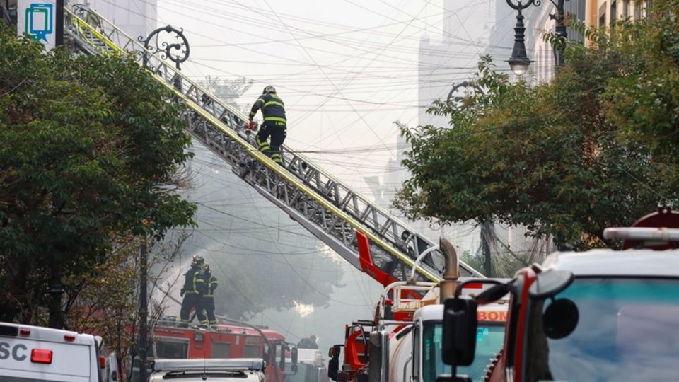 En 1922 se promulgó el Reglamento del Cuerpo de Bomberos del Distrito Federal, y en 1951, mediante un decreto presidencial, se le otorgó el título de 'Heroico'.