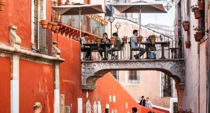 Santo Café, delicioso, arriba de un puente y en pleno callejón en Guanajuato