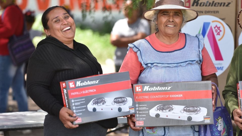 María Elena Soto González, habitante de la zona, agradeció que se ofrezcan diferentes productos a las familias de las comunidades y que se les entregue cerca de su hogar, ya que esto facilita su traslado y es un gran apoyo económico.