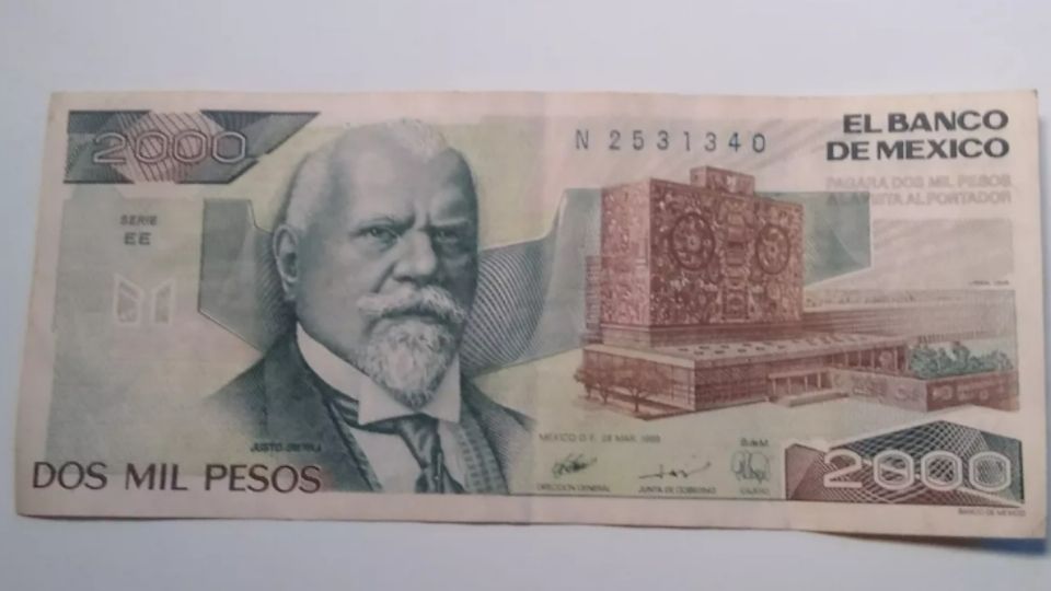 El billete de 2000 pesos que se vende en 125,000 pesos es del año 1989