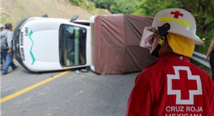 Volcadura de camioneta usada como transporte rural en Huejutla deja 12 lesionados; aquí la lista