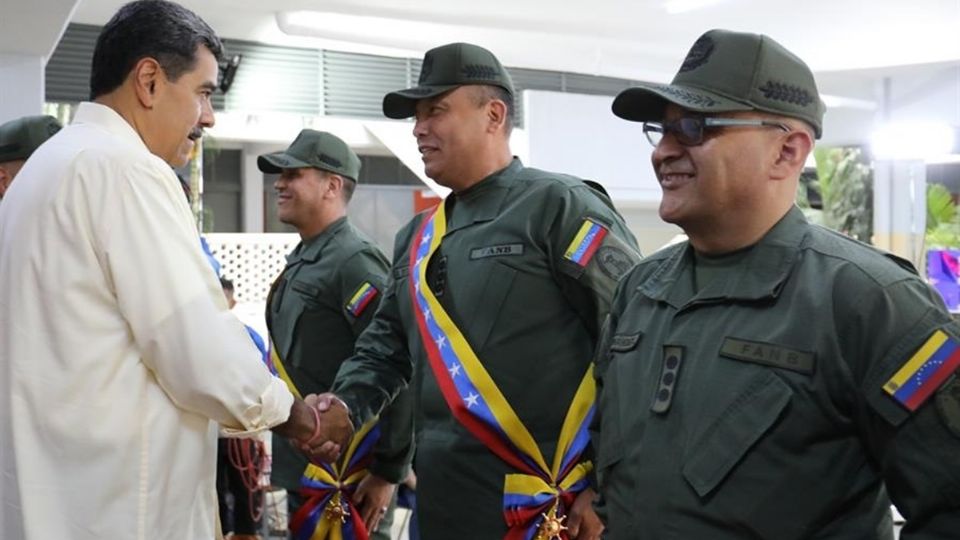 Venezuela: Maduro condecora a militares sancionados por EU