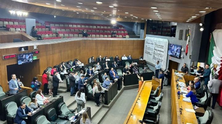 Después de 7 meses, diputados reanudan sesiones en Congreso de Nuevo León