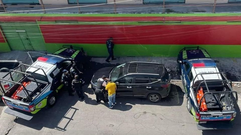 La camioneta fue abandonada detrás del Mercado Hidalgo.