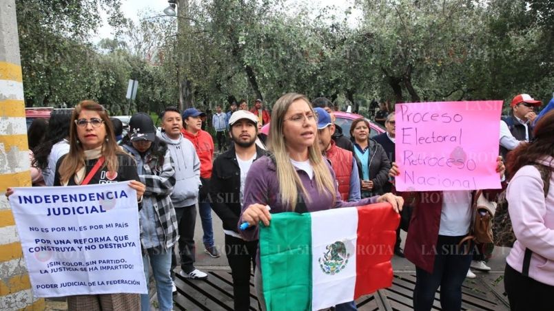 Protestas de trabajadores del poder judicial en el INE