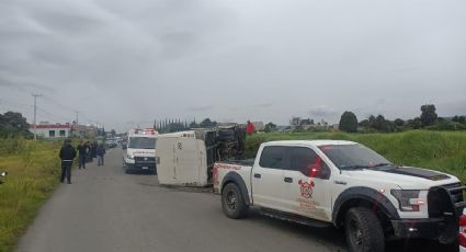 Edomex: Vuelca autobús en Chalco y deja 6 personas lesionadas