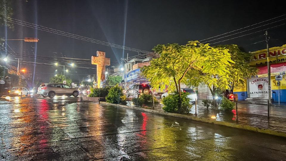 Noche lluviosa, ayer en Apasel el Alto.