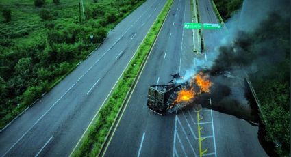 Hombres armados se enfrentan a balazos por más de cuatro horas en Rosario, Sinaloa; incendian un camión