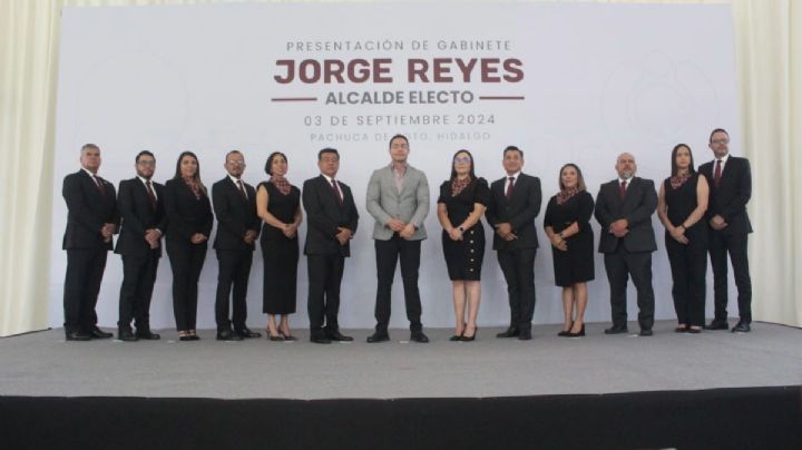 Presenta Jorge Reyes a su gabinete de Pachuca, se mantiene comisario de Seguridad Pública