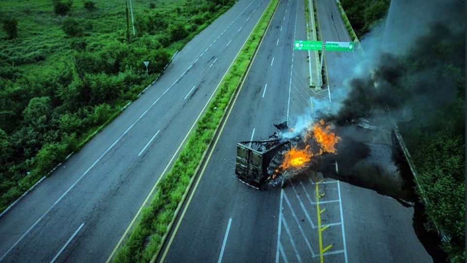 El pasado 29 de agosto, en diversos puntos de la entidad se registraron bloqueos con automóviles incendiados, luego de los enfrentamientos, que se dieron entre integrantes del Cártel de Sinaloa y la Fuerzas Armadas por la presunta captura de Iván Archivaldo Guzmán Salazar.