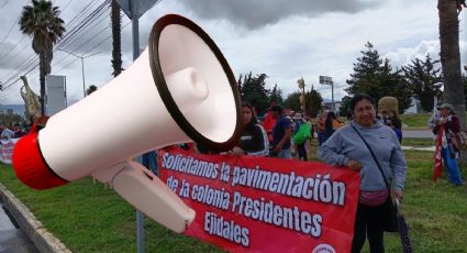 Antorcha Campesina marcha sobre el bulevar Felipe Ángeles hacia el recinto ferial