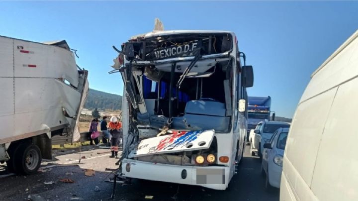Autobús de pasajeros Tizayuca choca en la México-Tulancingo; hay lesionados
