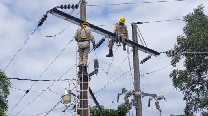 CFE trabaja ininterrumpidamente en el restablecimiento eléctrico por fuertes lluvias en el país