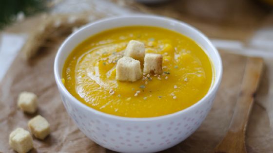 ¿Cómo hacer una crema de calabaza casera con una receta sencilla?