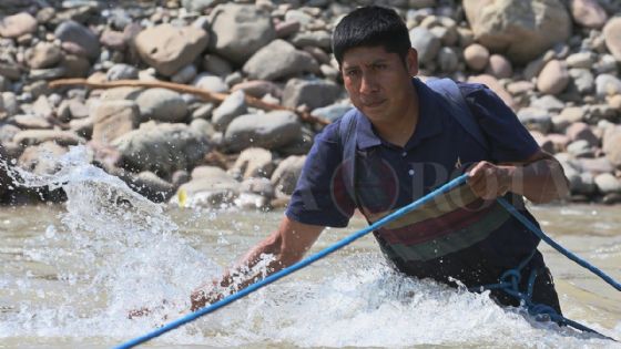 Édgar busca a su hija y esposa devoradas por el río Ilamatlán de Veracruz