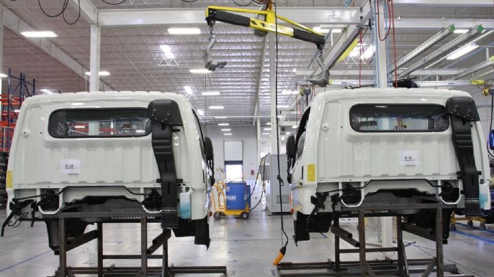 "Empresas automotrices no cerrarán en México por aranceles de Trump": Sheinbaum